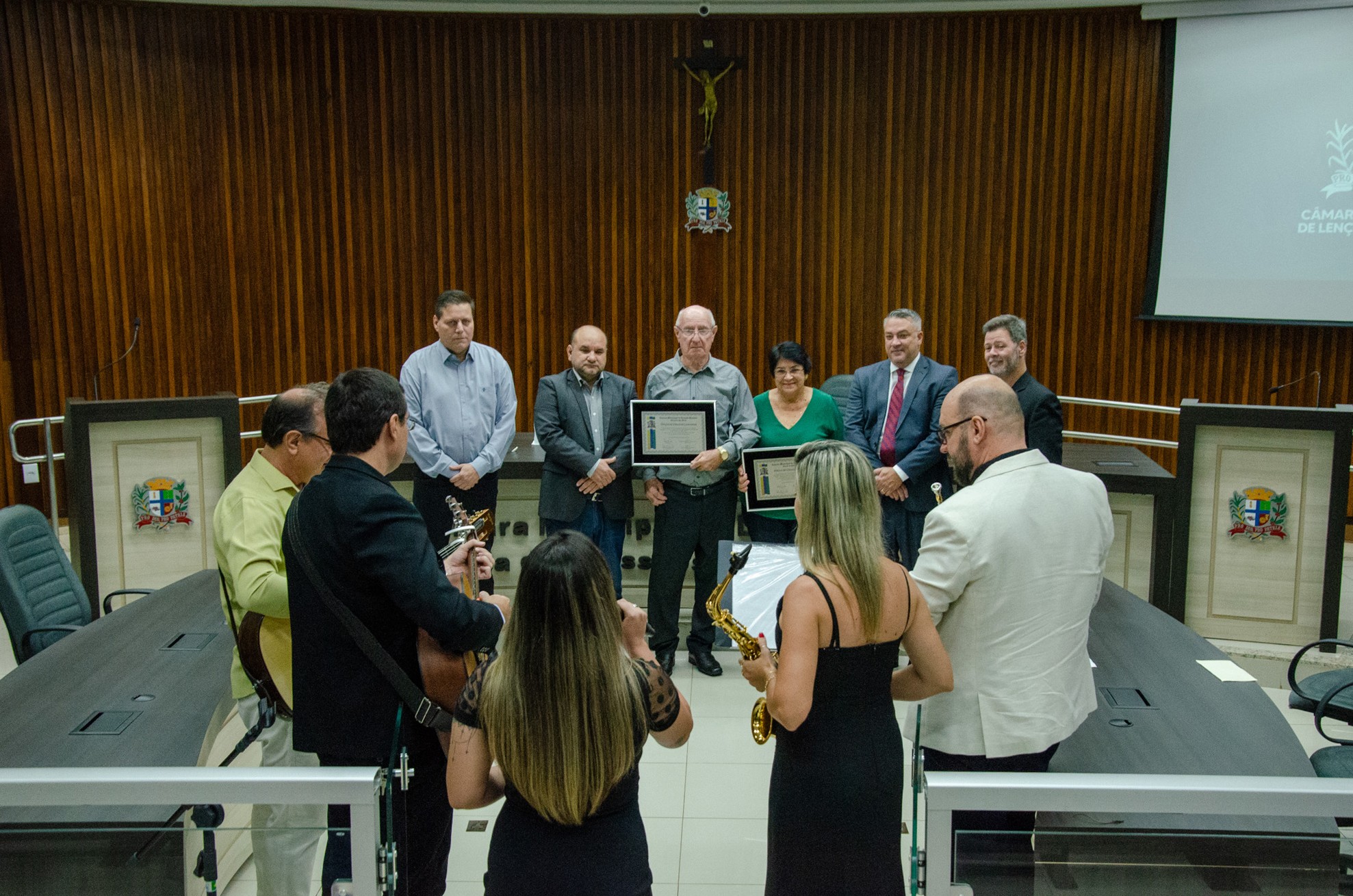 Título de Cidadão: Norival e Maria Paula Maganha recebem honraria da Câmara Municipal