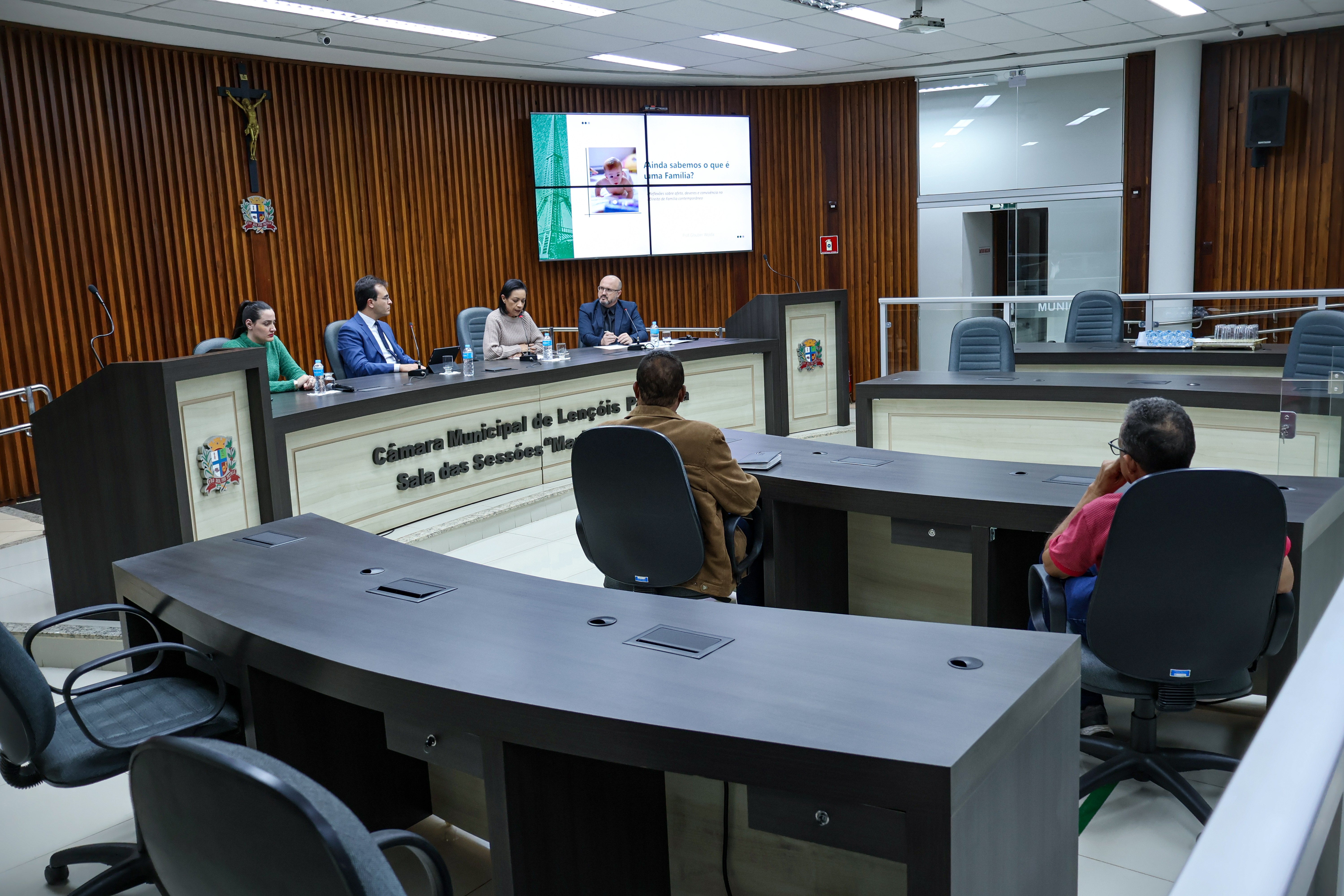 Câmara Municipal realiza programação da Semana de Conscientização e Combate ao Abuso e Exploração Sexual de Crianças e Adolescentes e Pedofilia