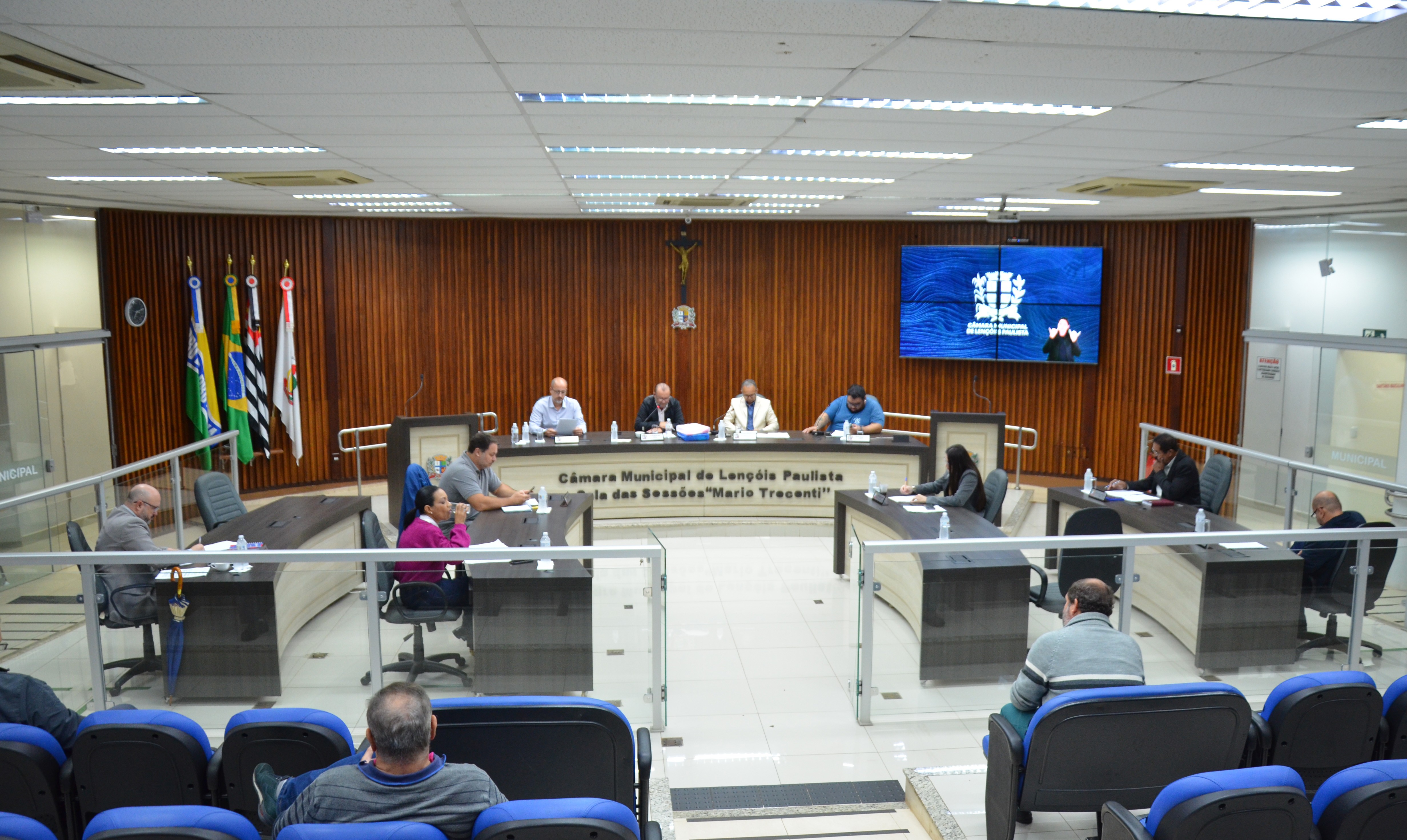 Câmara aprova crédito para saúde especializada e finaliza projeto de incentivo à economia local